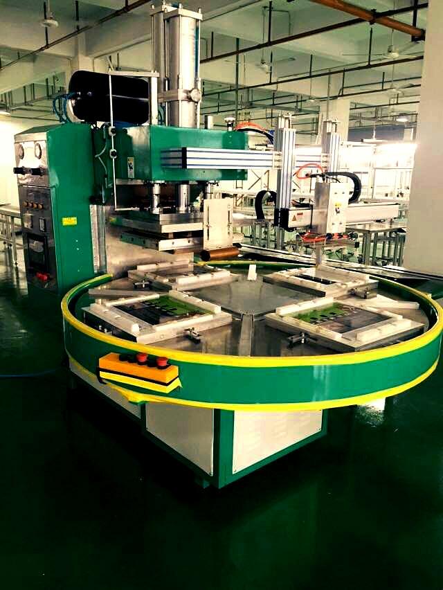 PLC四工位自動轉盤高周波熔斷機（帶機械手）- 12KW